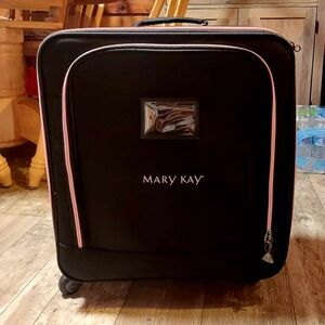 Mary Kay Consultant Rolling Luggage Case
